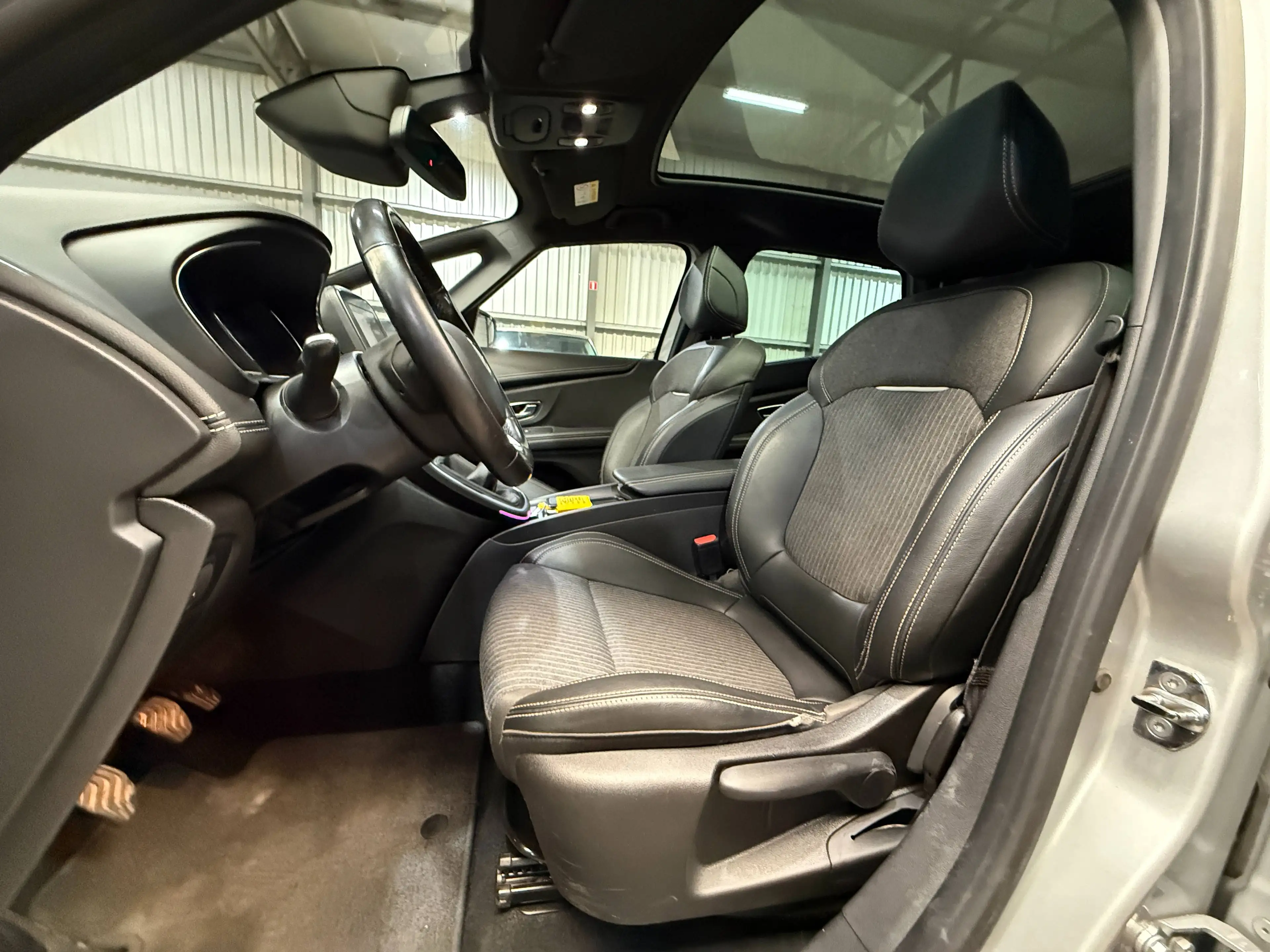 Renault Scenic Scenic 1.33 TCe Intens GPF — photo 12
