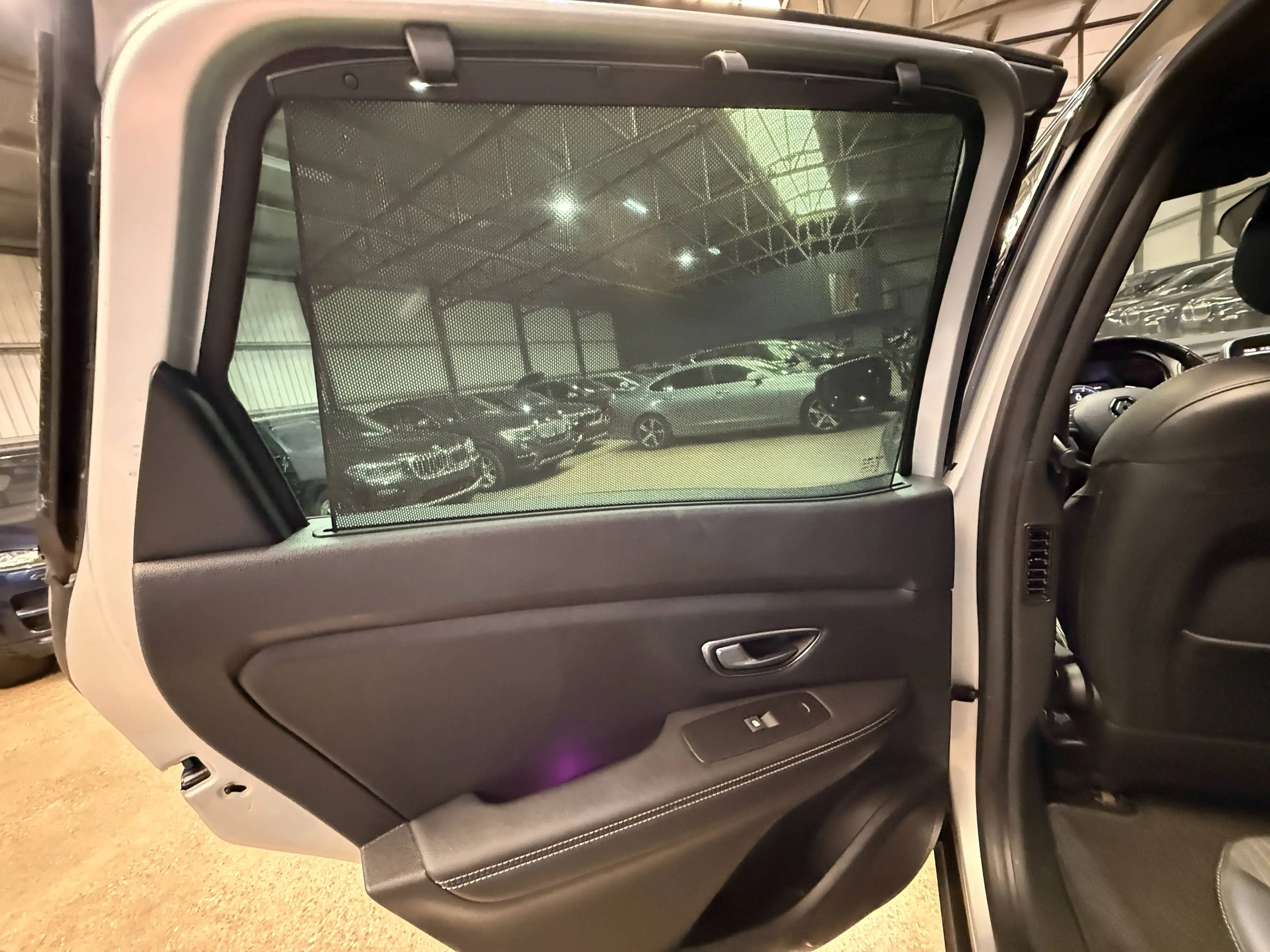 Renault Scenic Scenic 1.33 TCe Intens GPF — photo 11