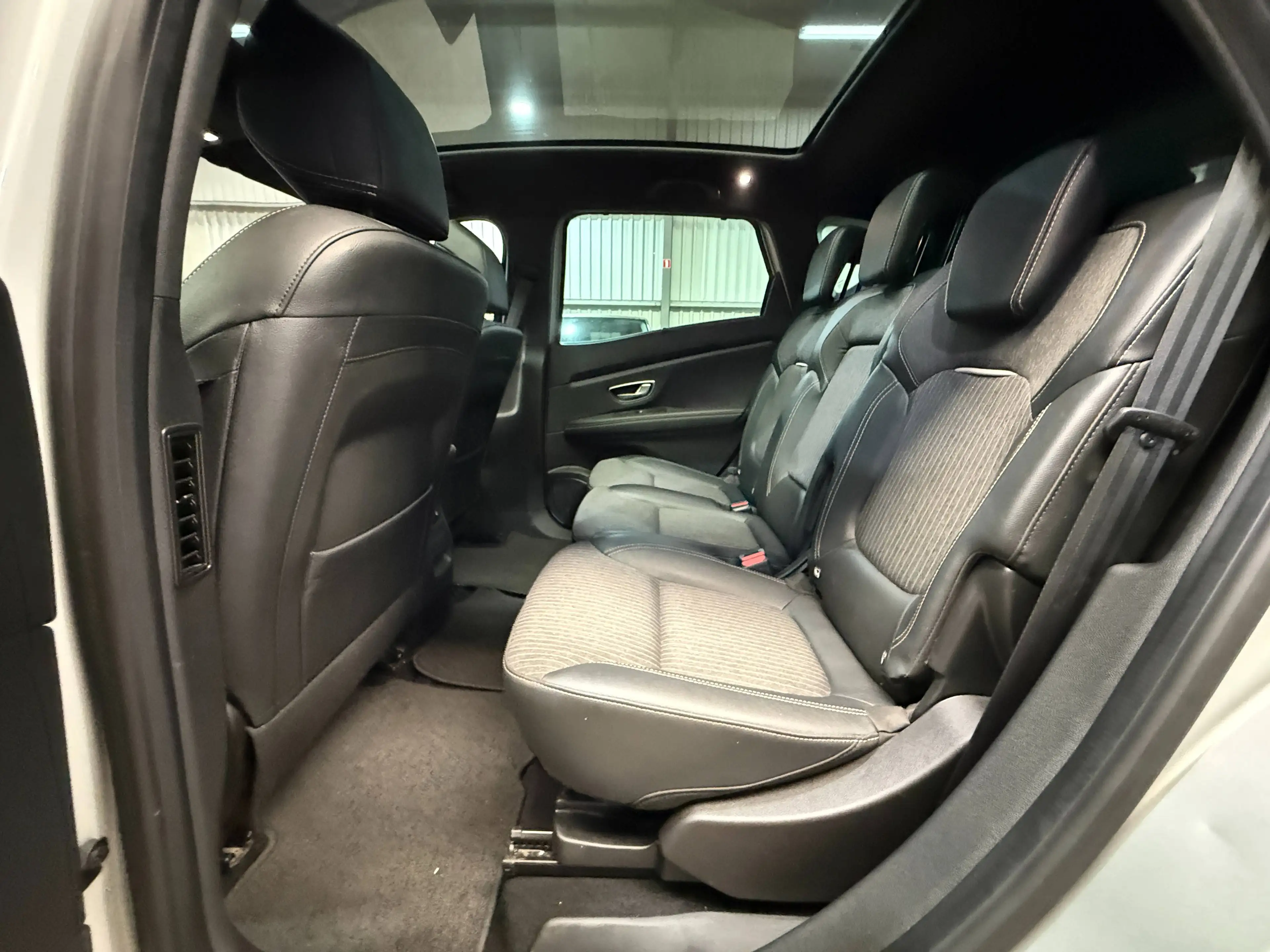 Renault Scenic Scenic 1.33 TCe Intens GPF — photo 10