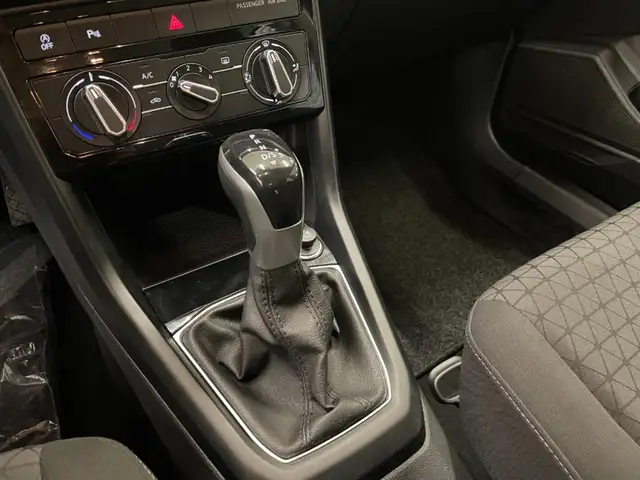 Volkswagen T-Cross view 8