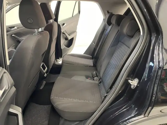Volkswagen T-Cross view 7