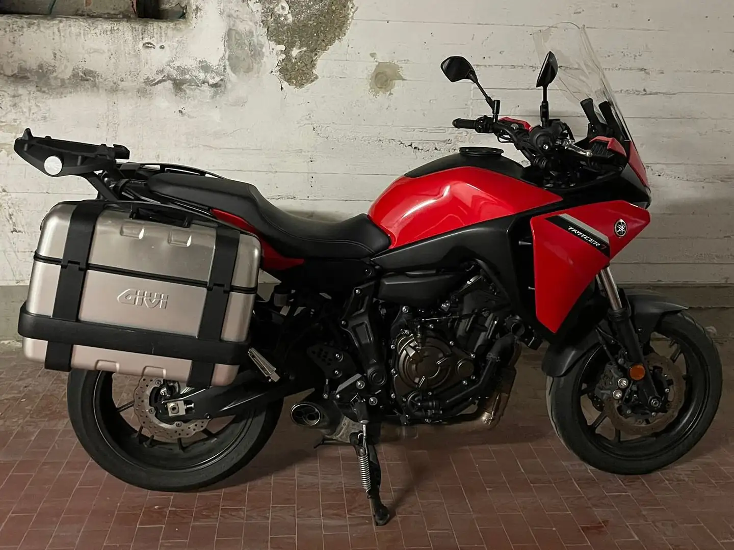Yamaha Tracer 7 2021 crvena - 2