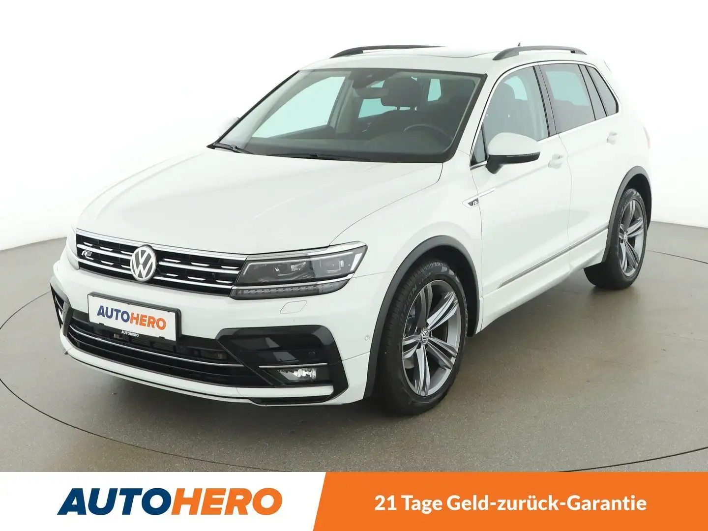 Volkswagen Tiguan 2.0 TDI Comfortline R-Line Aut. *ACC*SPUR*CAM*PANO Blanc - 1