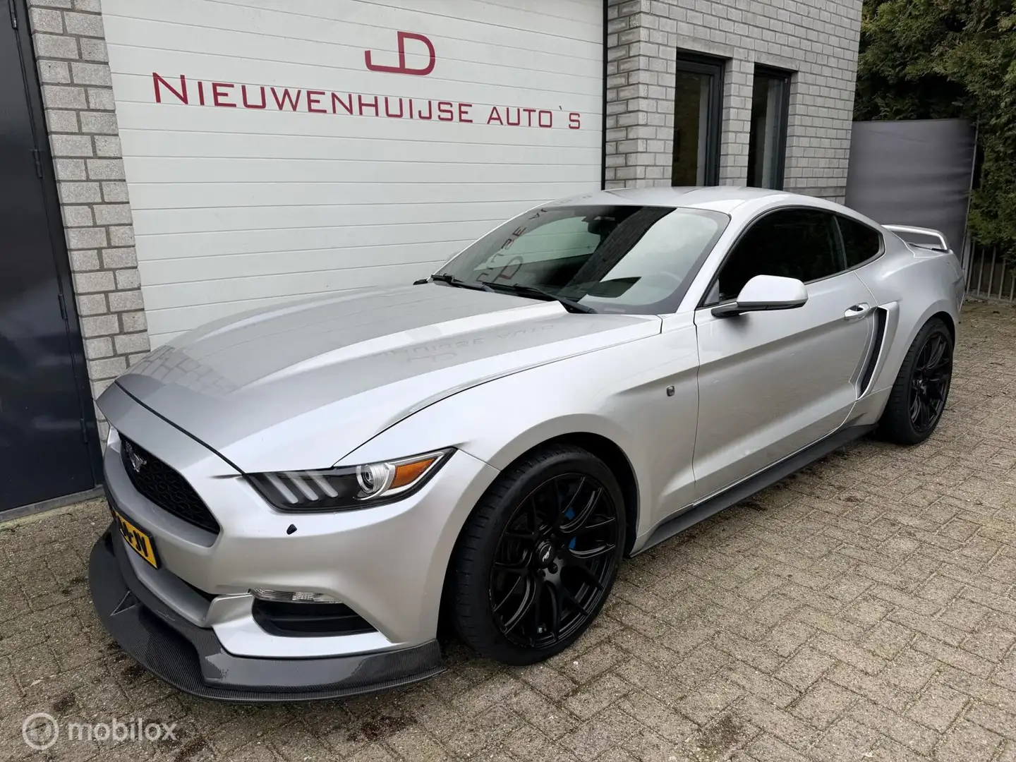 Ford Mustang USA 3.7 V6 Grau - 1