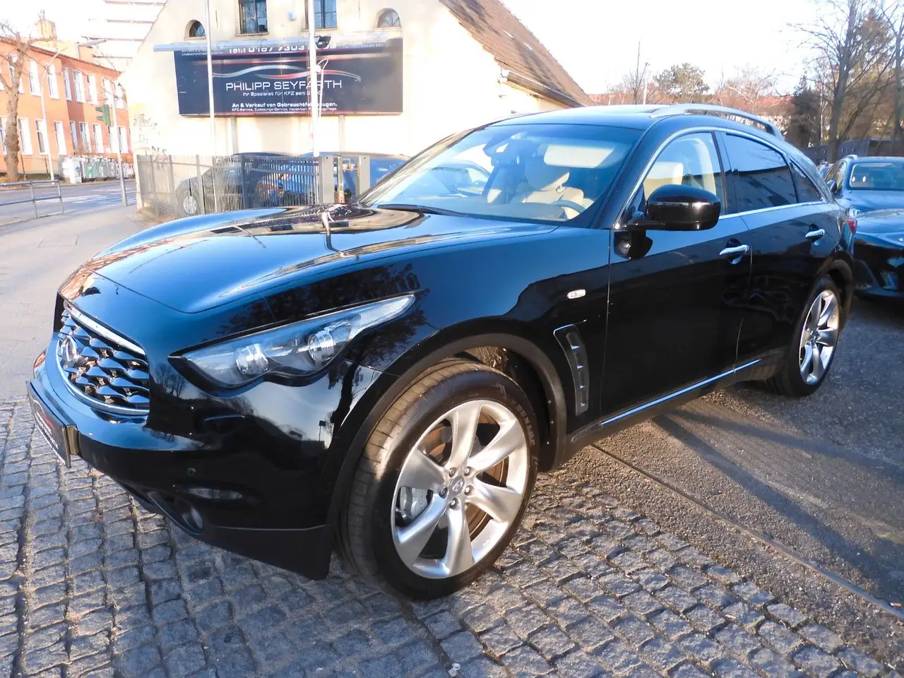 Infiniti FX