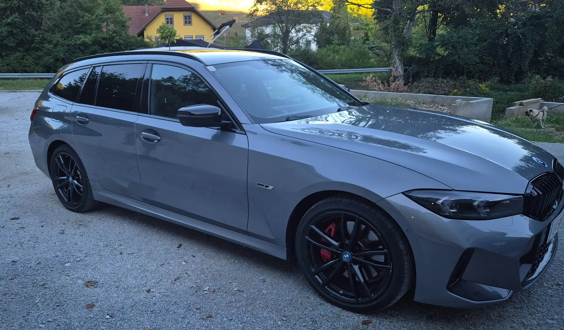 BMW 330 330e PHEV Touring Aut. Grau - 1