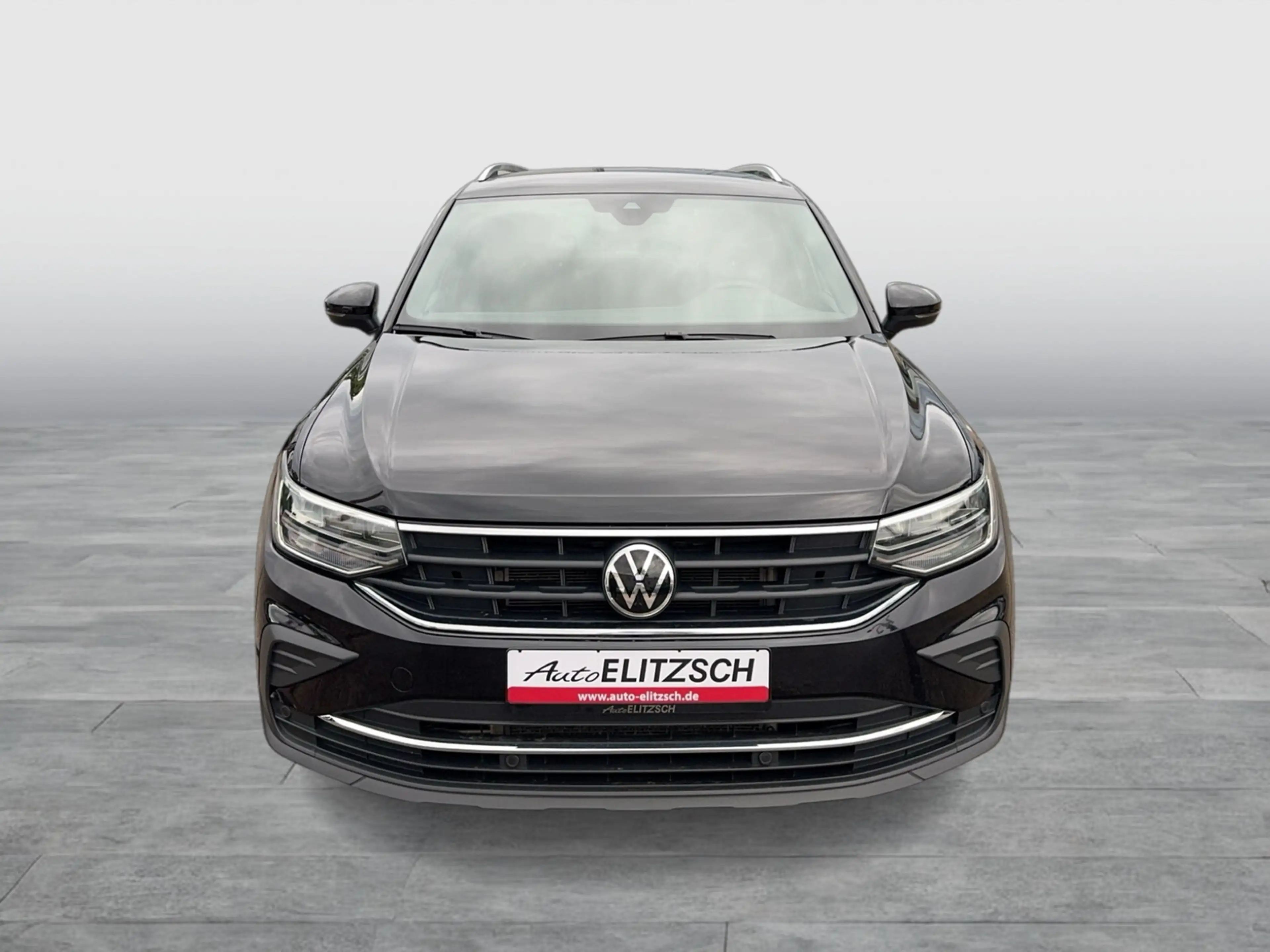 Volkswagen Tiguan eHybrid Active DSG LED AHK NAvi HUD AID ACC RFK SH — photo 8