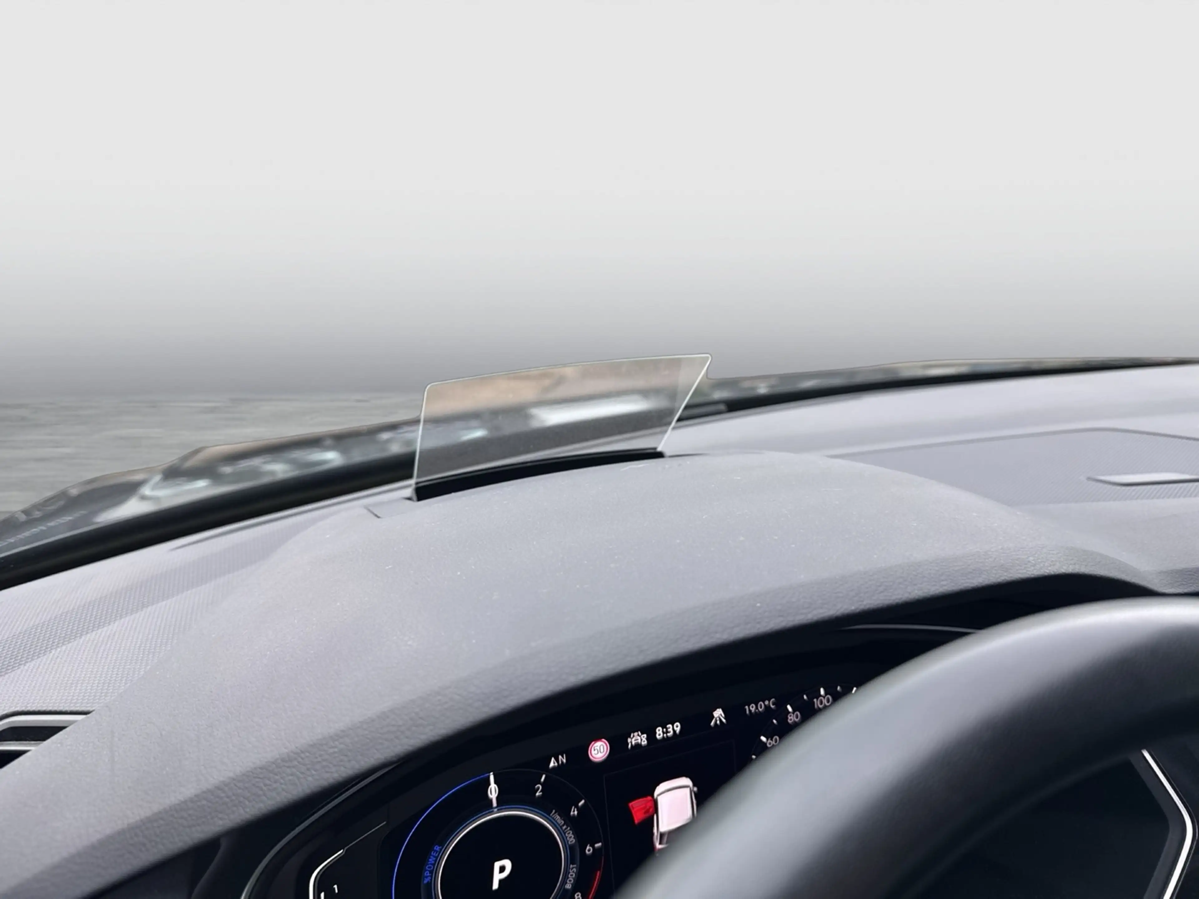 Volkswagen Tiguan eHybrid Active DSG LED AHK NAvi HUD AID ACC RFK SH — photo 15