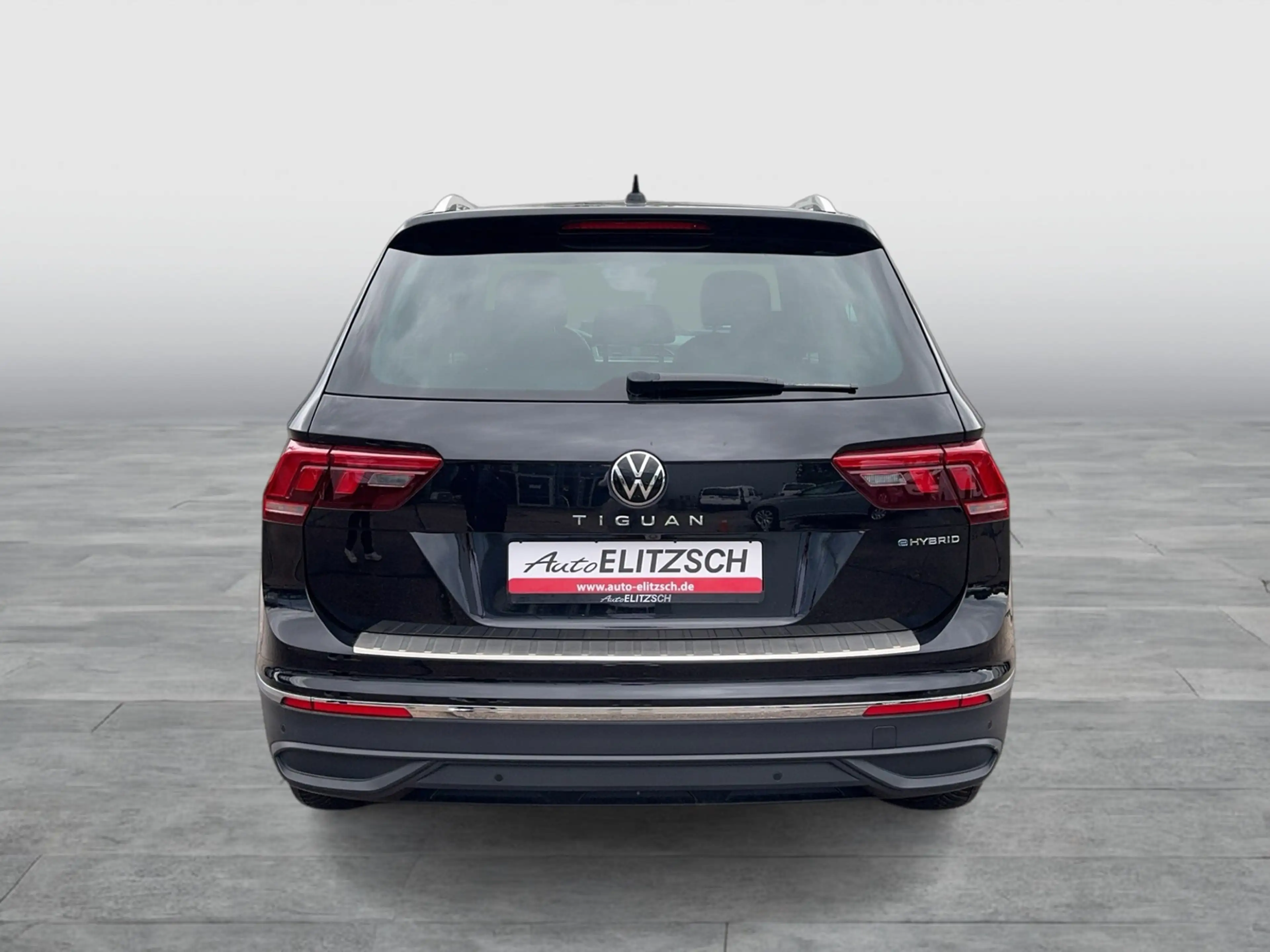 Volkswagen Tiguan eHybrid Active DSG LED AHK NAvi HUD AID ACC RFK SH — photo 4