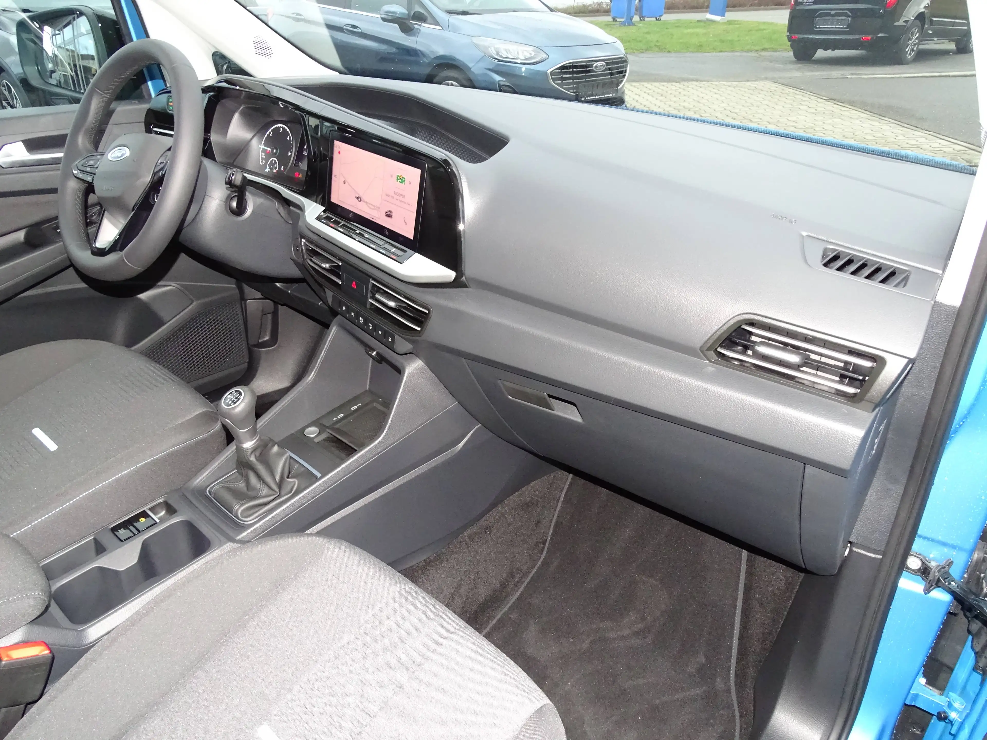 Ford Tourneo Connect Active — photo 9