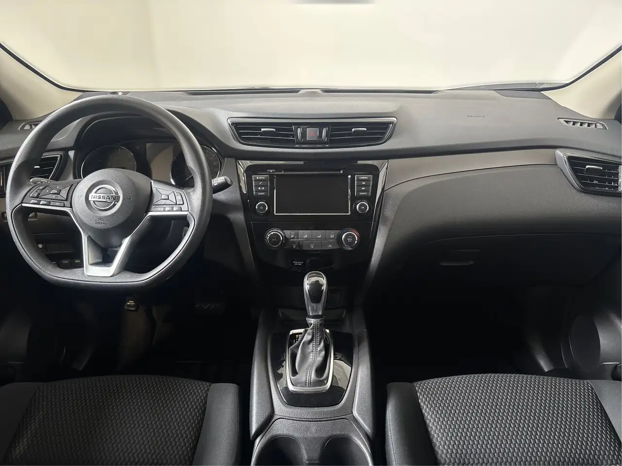 Nissan Qashqai снимка Nissan Qashqai