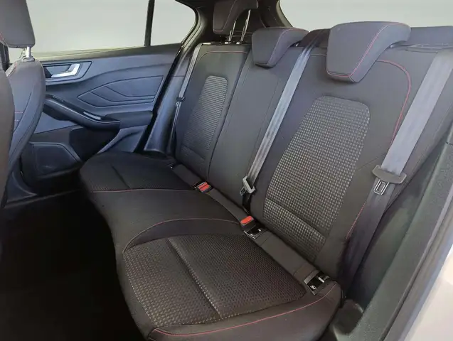 Ford Focus view 14