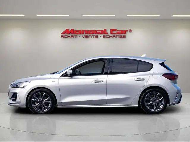 Ford Focus view 12