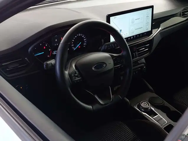 Ford Focus view 15