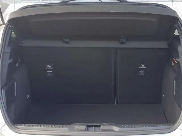 Ford Focus view 8