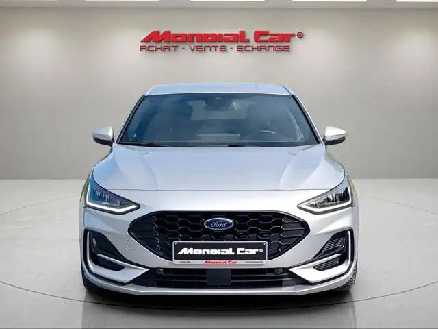 Ford Focus view 3