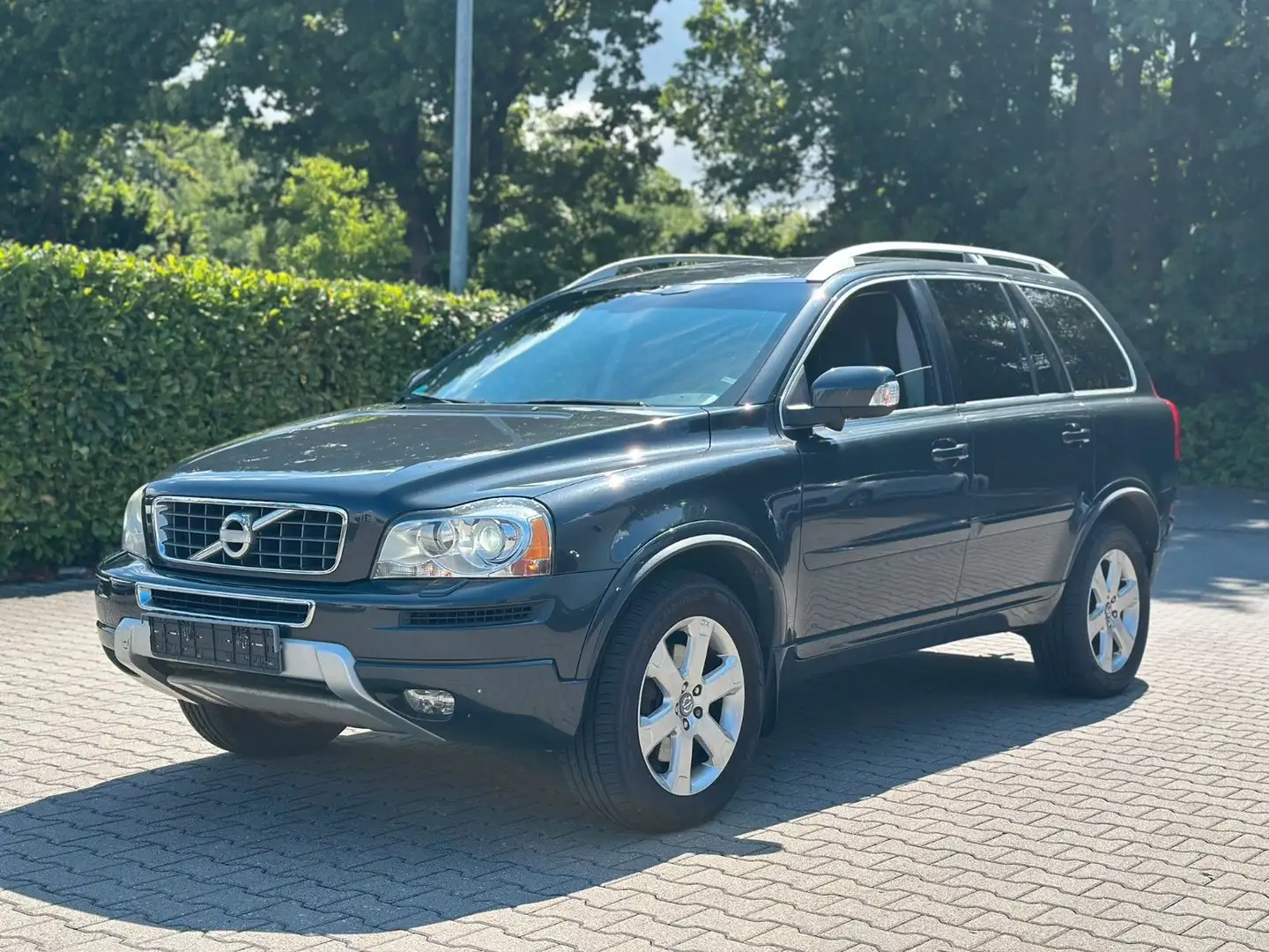 Volvo XC90 D5 Momentum Geartronic Leder*Mem*7Sitzer Gris - 1