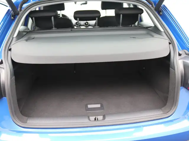 Audi Q2 view 18