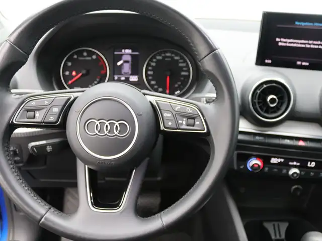 Audi Q2 view 8