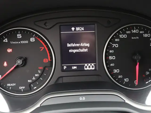 Audi Q2 view 7
