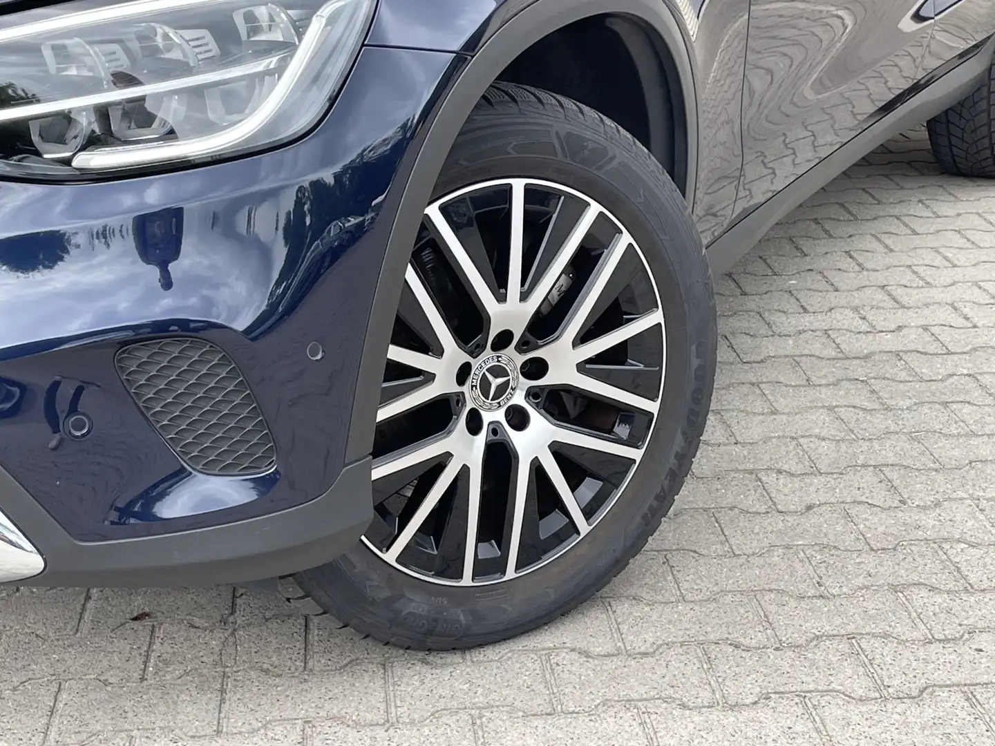 Mercedes-Benz GLC 300 300e 4MATIC Business Solution l Carplay l Rijassis Blauw - 2