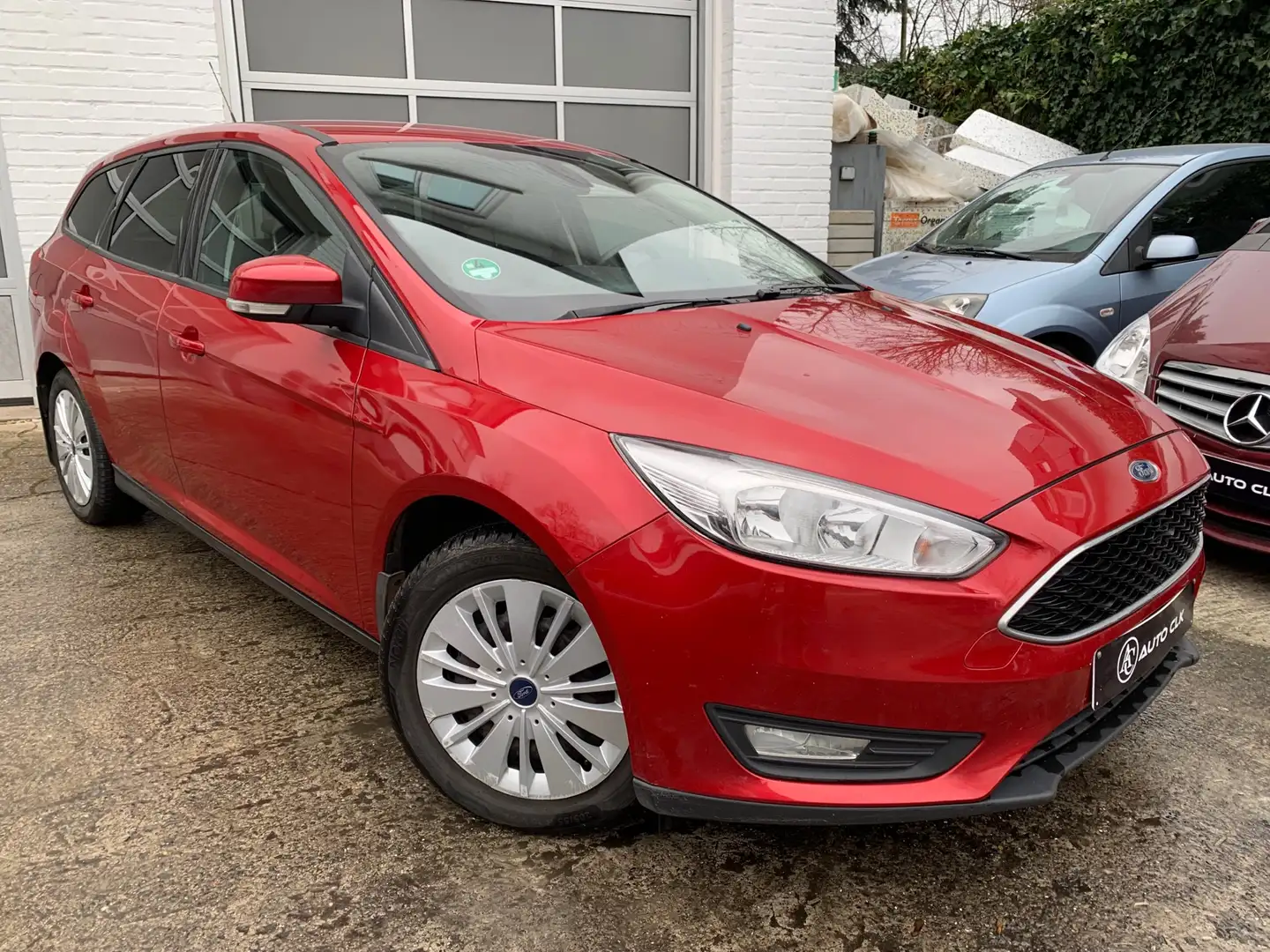 Ford Focus 1.0 EcoBoost 2016 125hp break GPS PDC AIRCO EURO6B Rood - 2