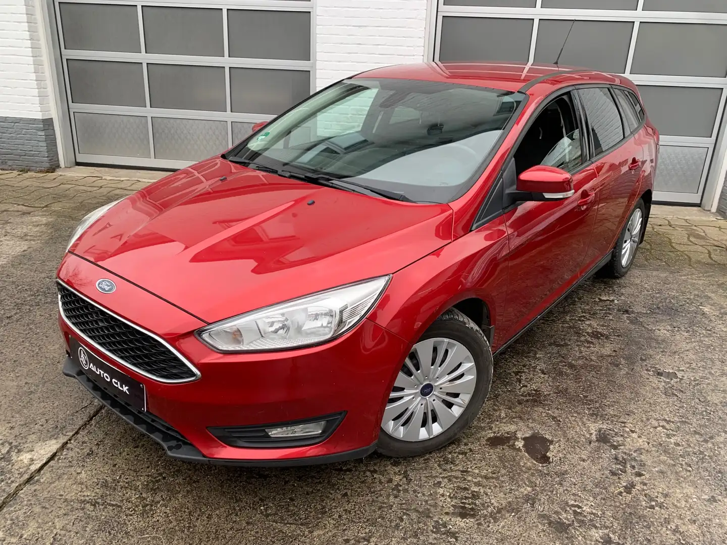Ford Focus 1.0 EcoBoost 2016 125hp break GPS PDC AIRCO EURO6B Rot - 1