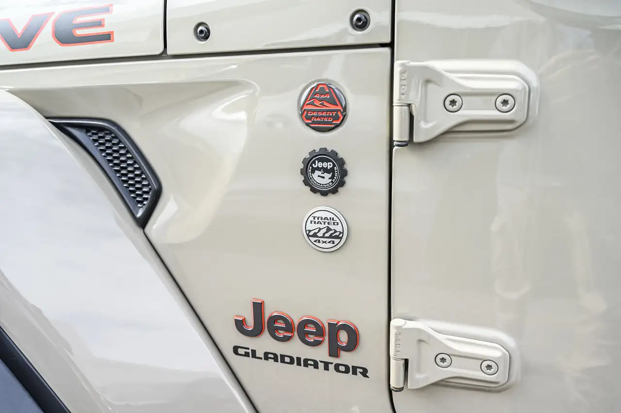 Jeep Gladiator снимка Jeep Gladiator