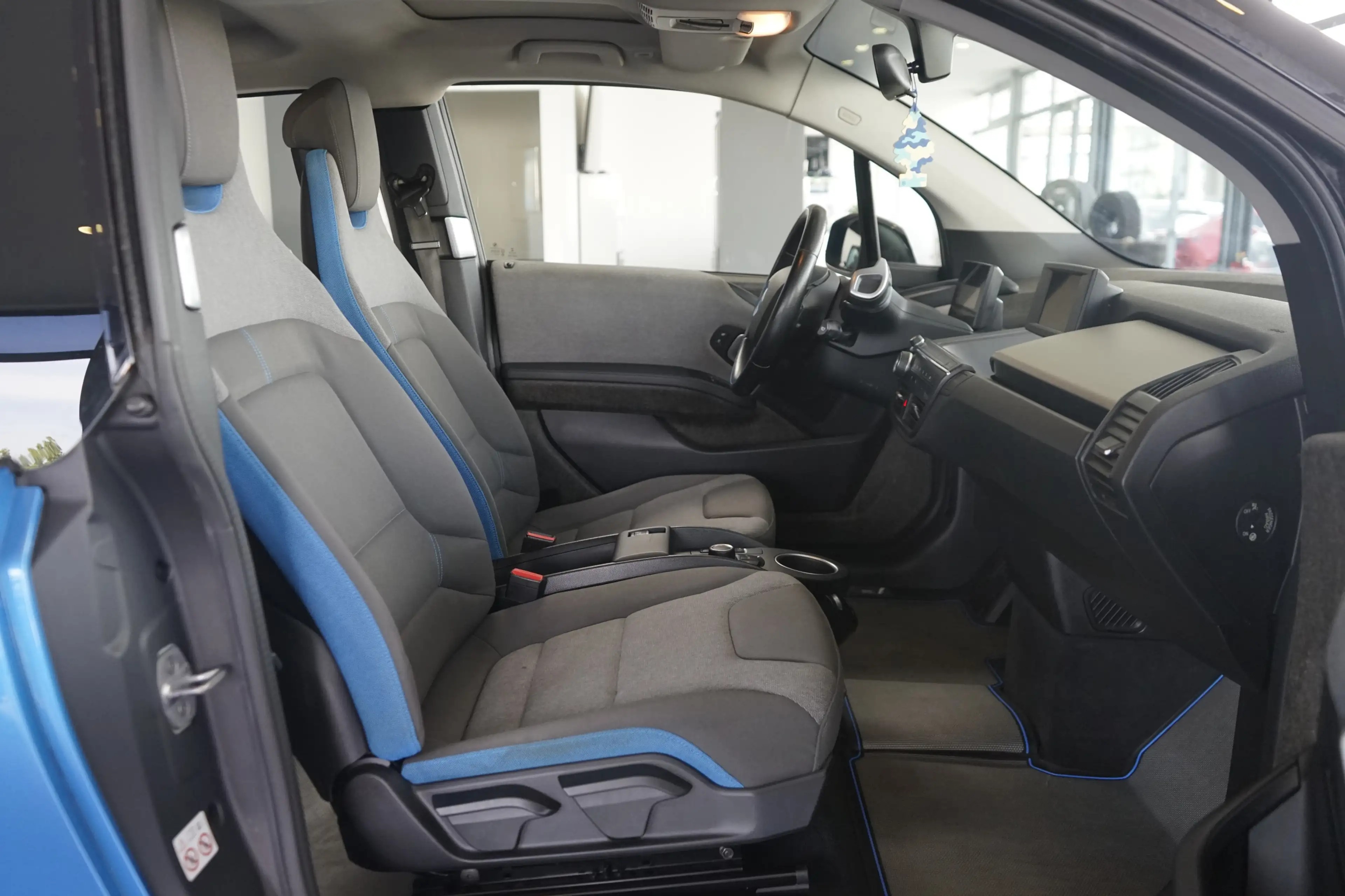 BMW i3 WÄRMEPUMPE+GLASDACH +PDC+PARKASSISTENT+BLUETOOTH — photo 13