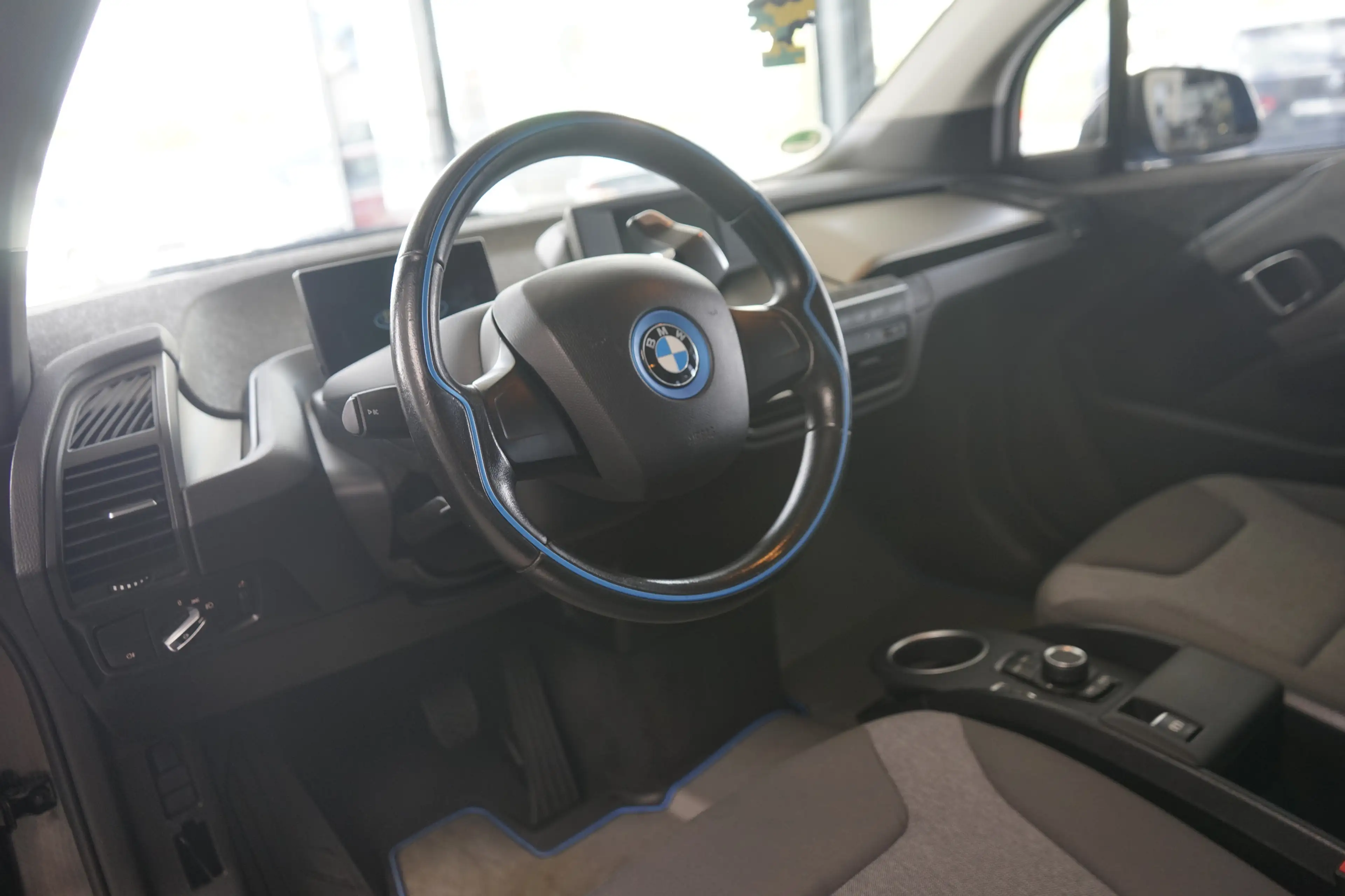 BMW i3 WÄRMEPUMPE+GLASDACH +PDC+PARKASSISTENT+BLUETOOTH — photo 10