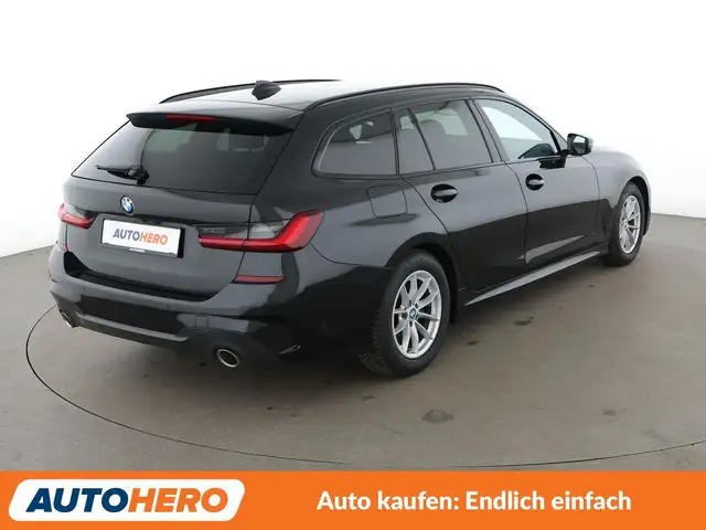 BMW 3 Series view 6