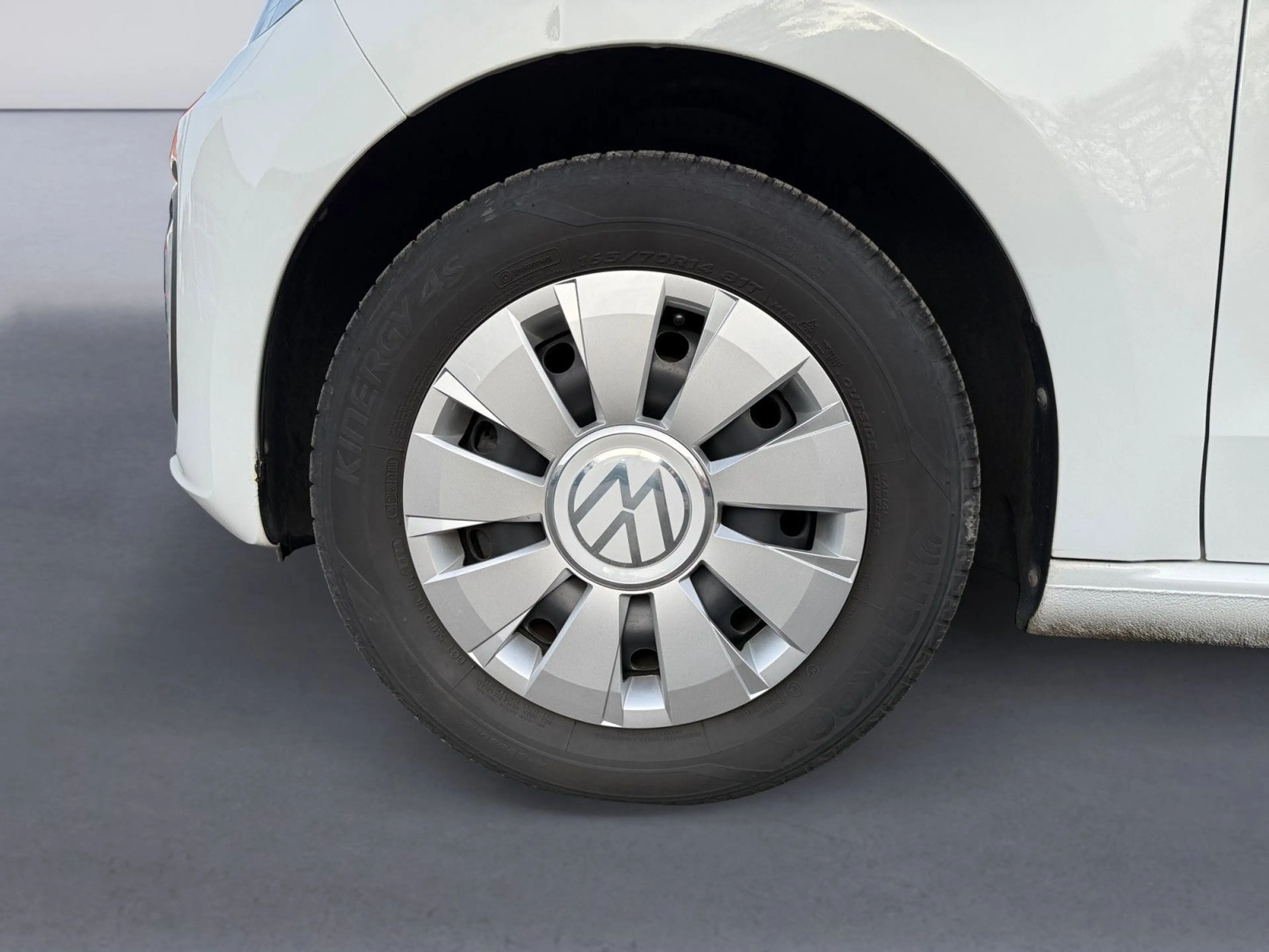 Volkswagen up! Basis — photo 14