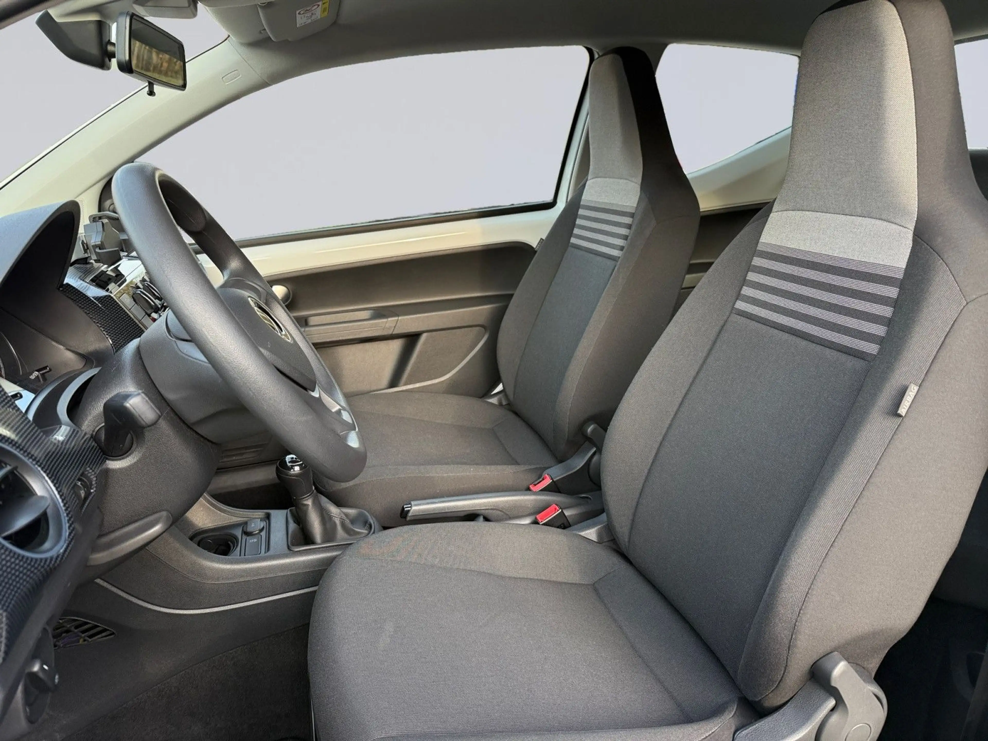 Volkswagen up! Basis — photo 9