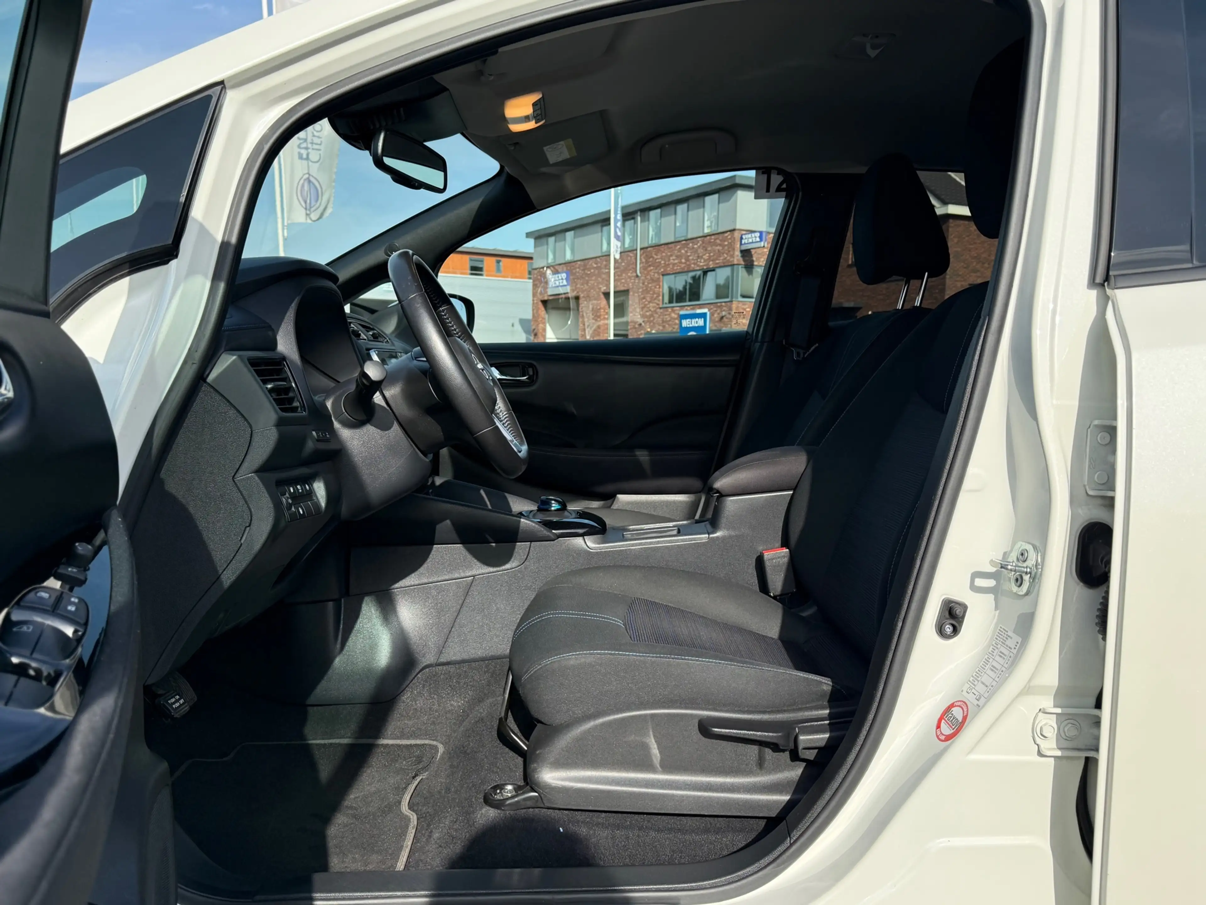 Nissan Leaf N-Connecta 40 kWh ADAPTIVE CRUISE LED NAVI 360 CAM — photo 4