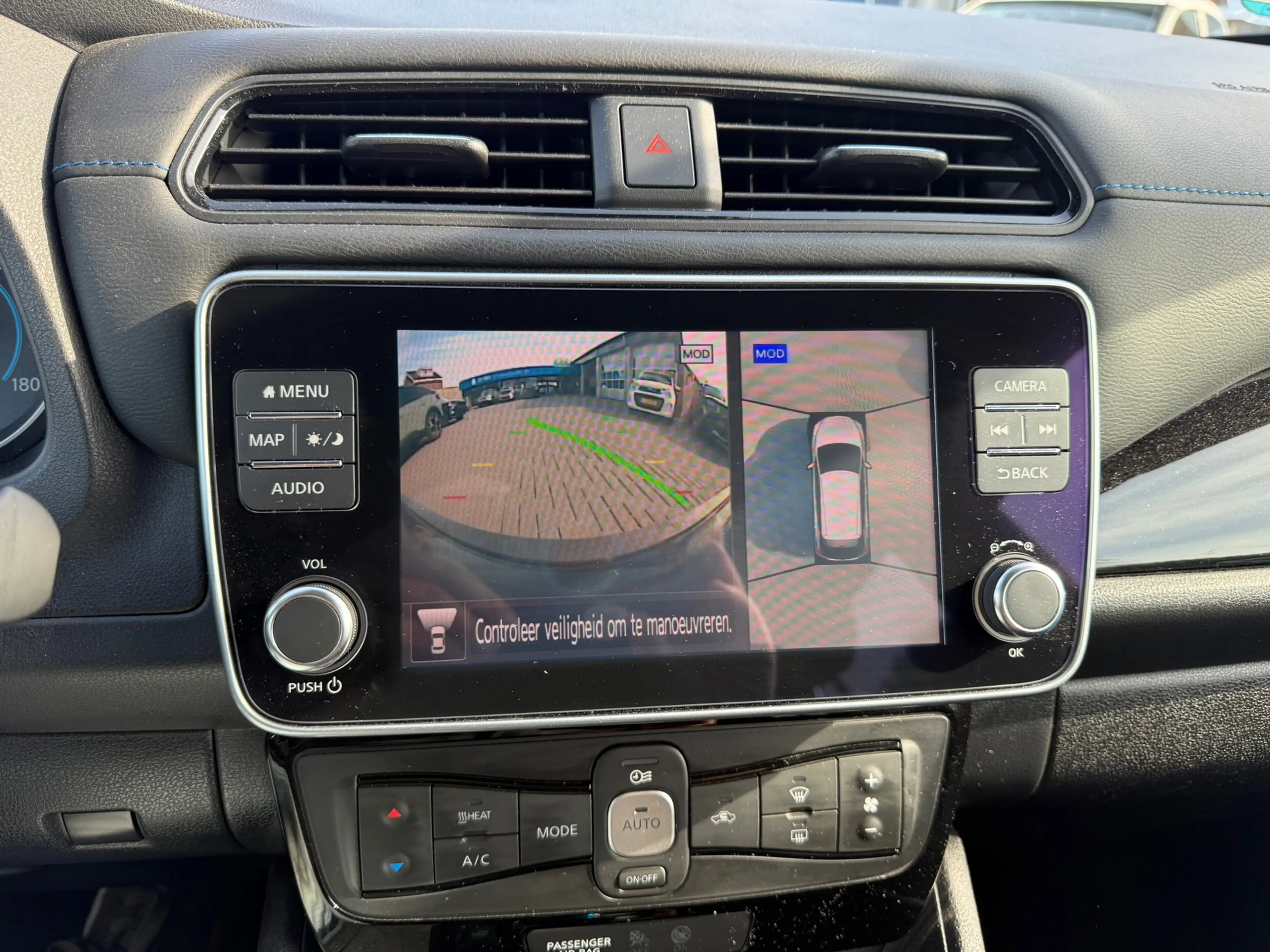 Nissan Leaf N-Connecta 40 kWh ADAPTIVE CRUISE LED NAVI 360 CAM — photo 15