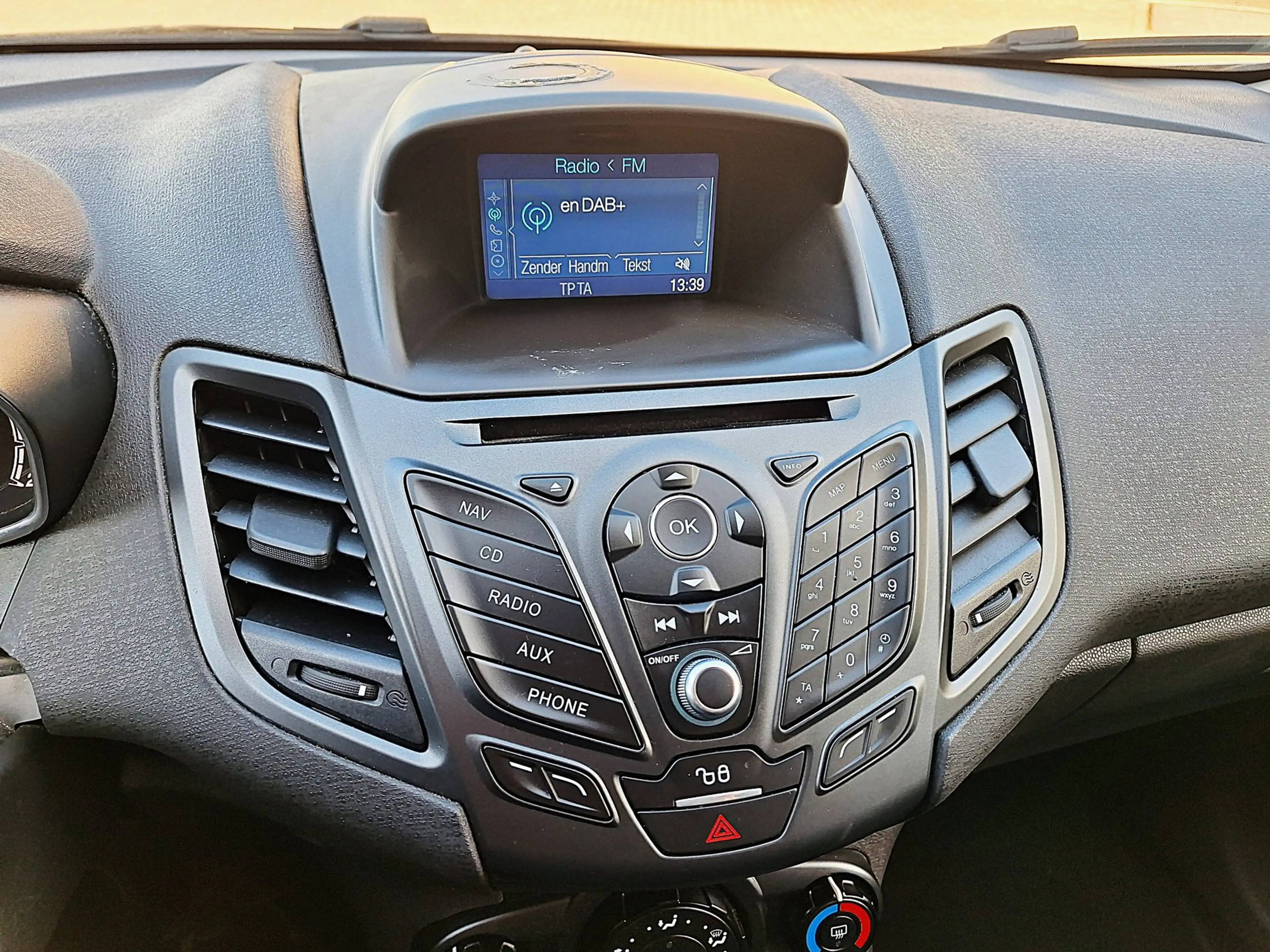 Ford Fiesta 1.0 Style Ultimate Navigatie, Airco, PDC V+A, LM V — photo 10