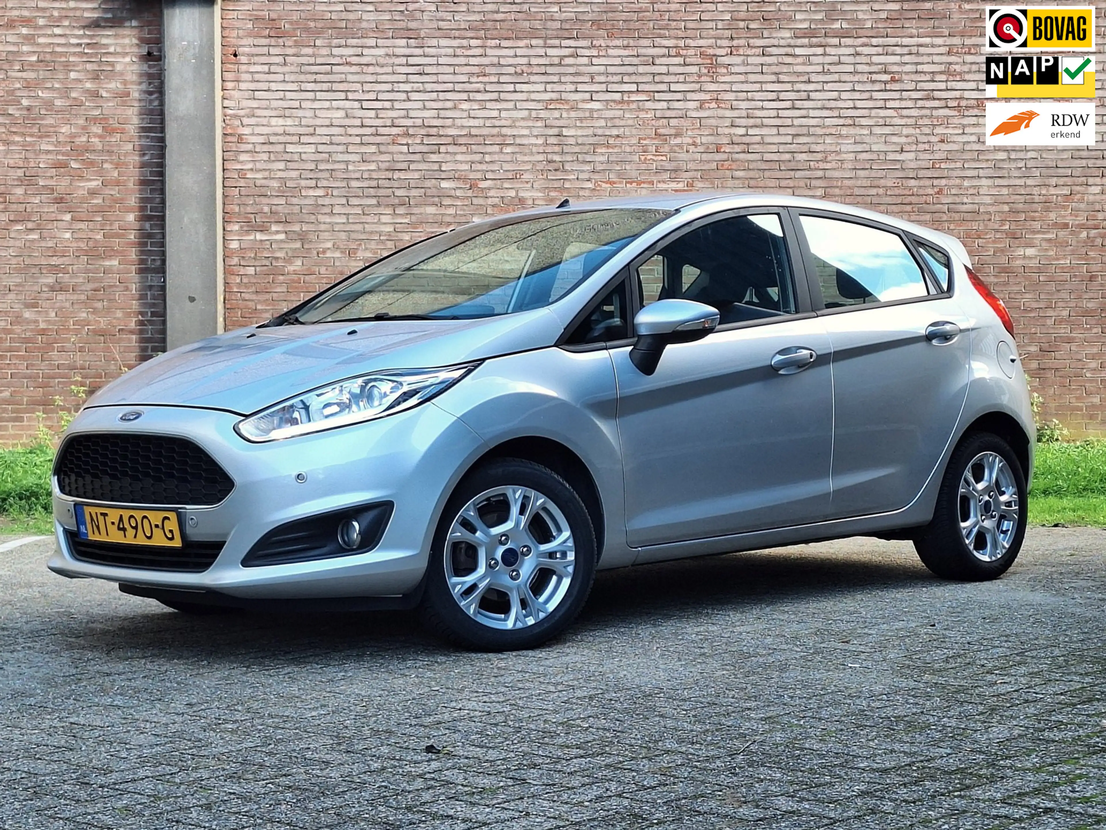 Ford Fiesta 1.0 Style Ultimate Navigatie, Airco, PDC V+A, LM V