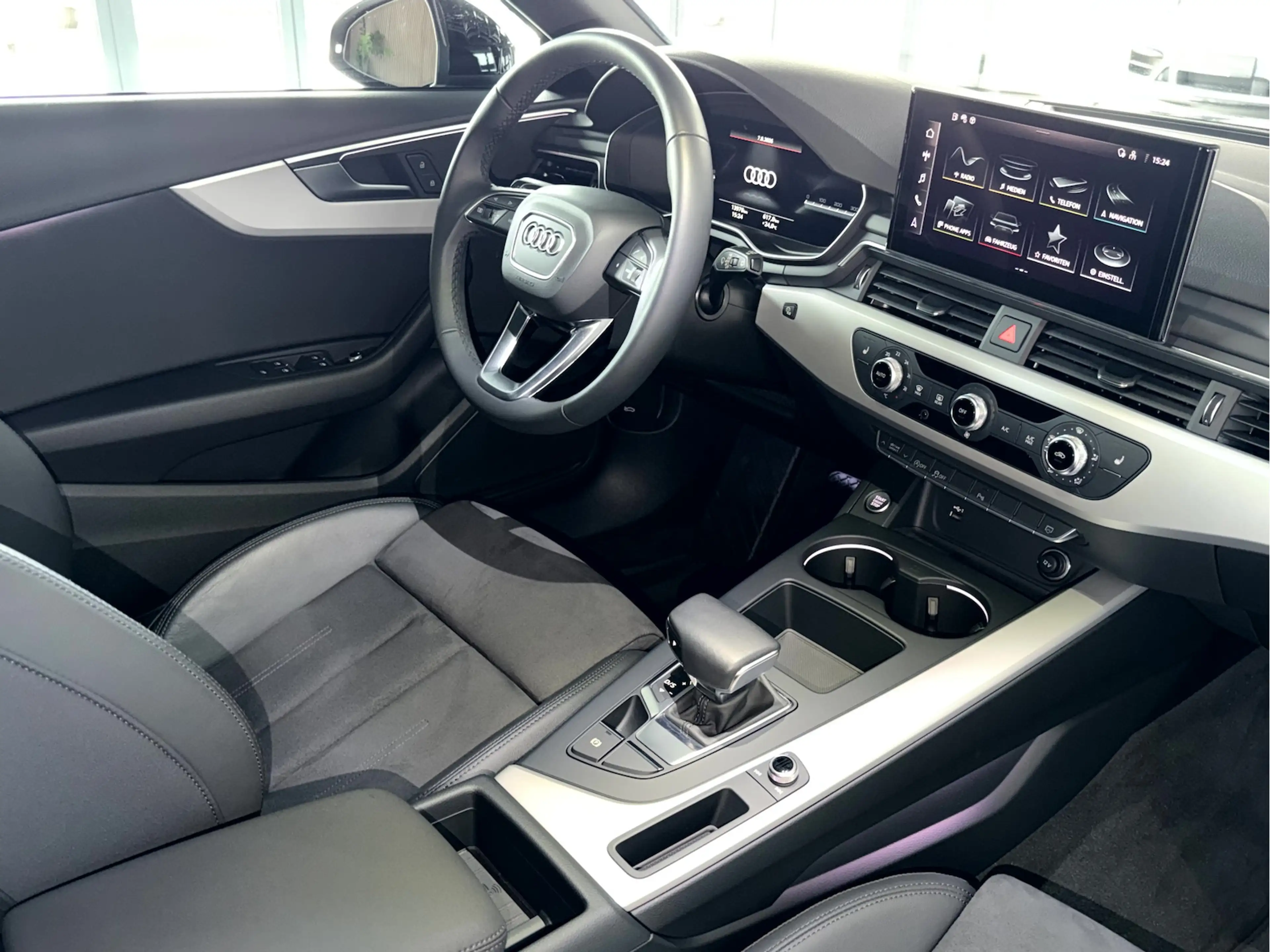 Audi A4 45TFSI S Line Competition Edition Plus*Matrix — photo 11