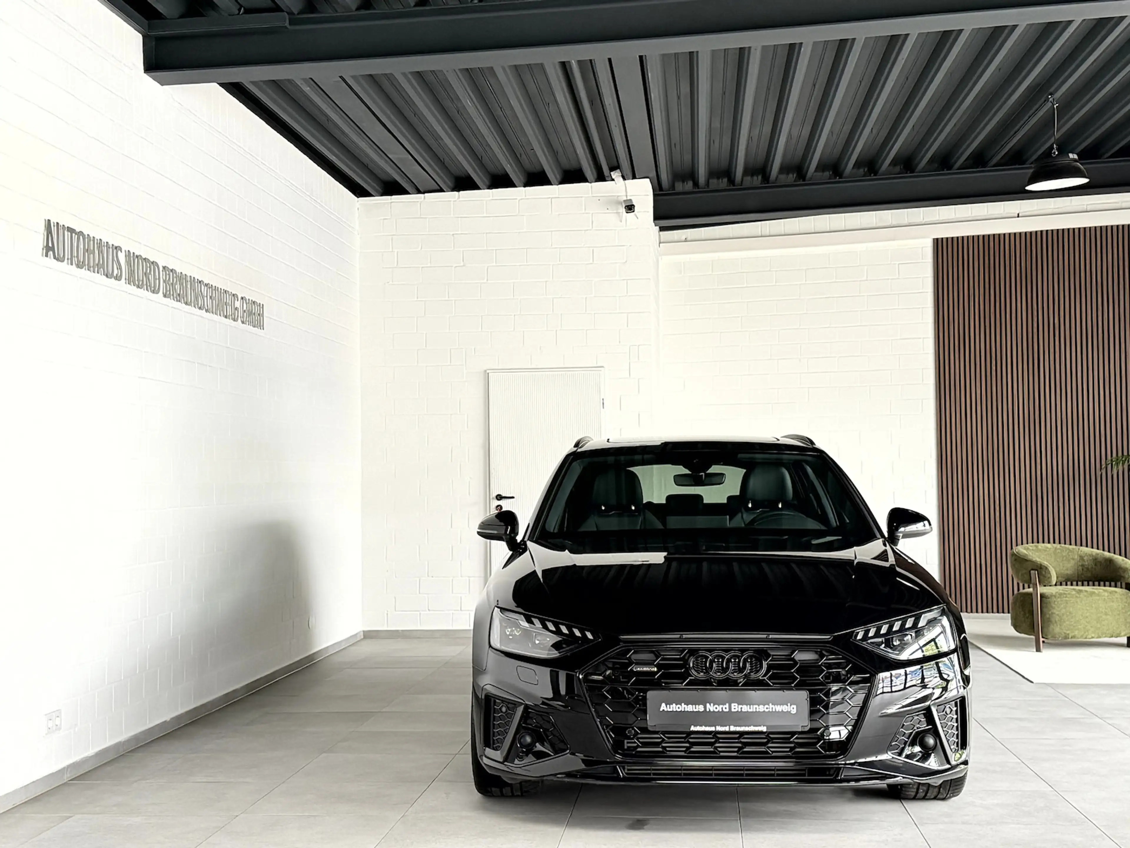 Audi A4 45TFSI S Line Competition Edition Plus*Matrix — photo 2