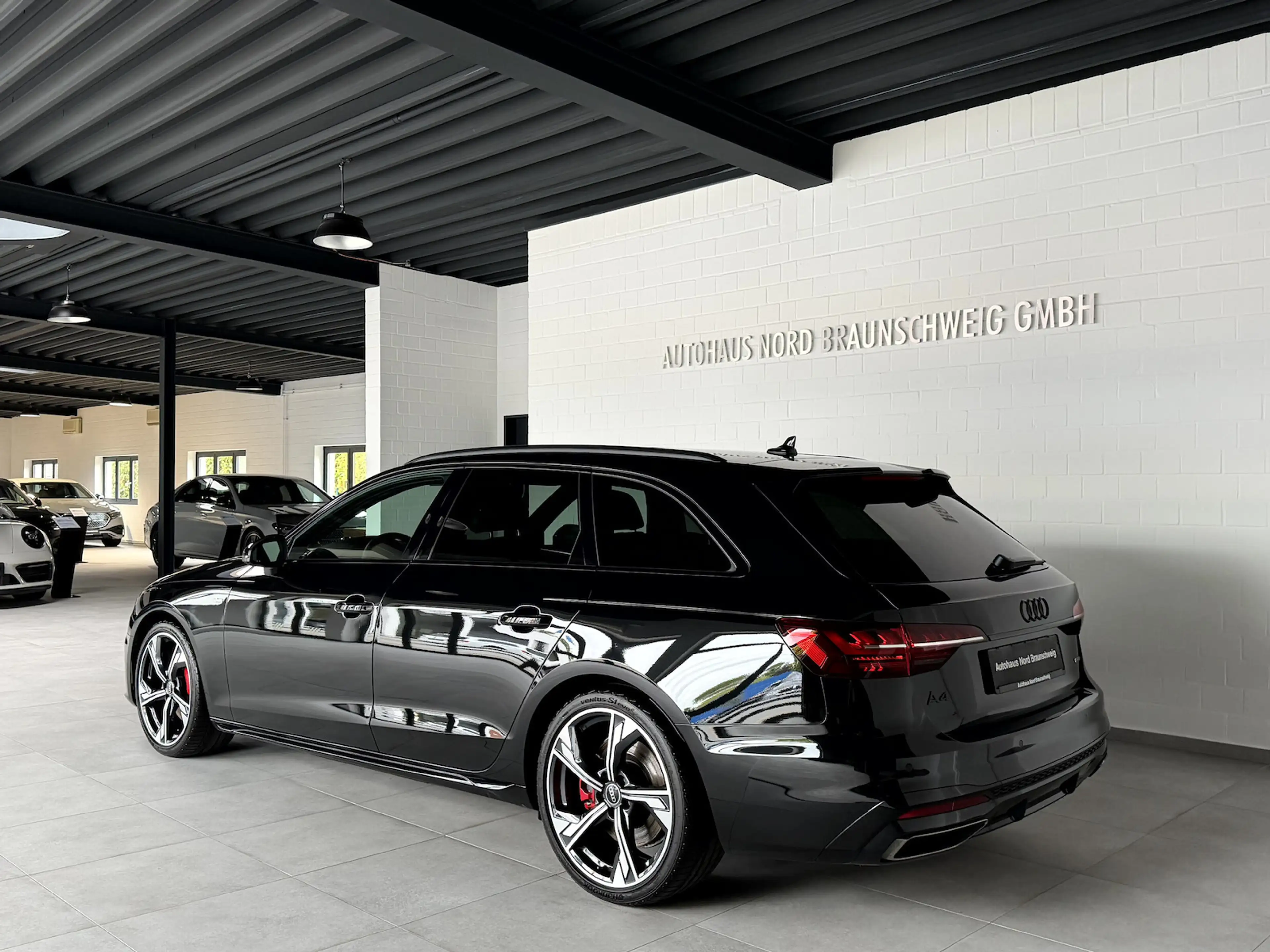 Audi A4 45TFSI S Line Competition Edition Plus*Matrix — photo 5