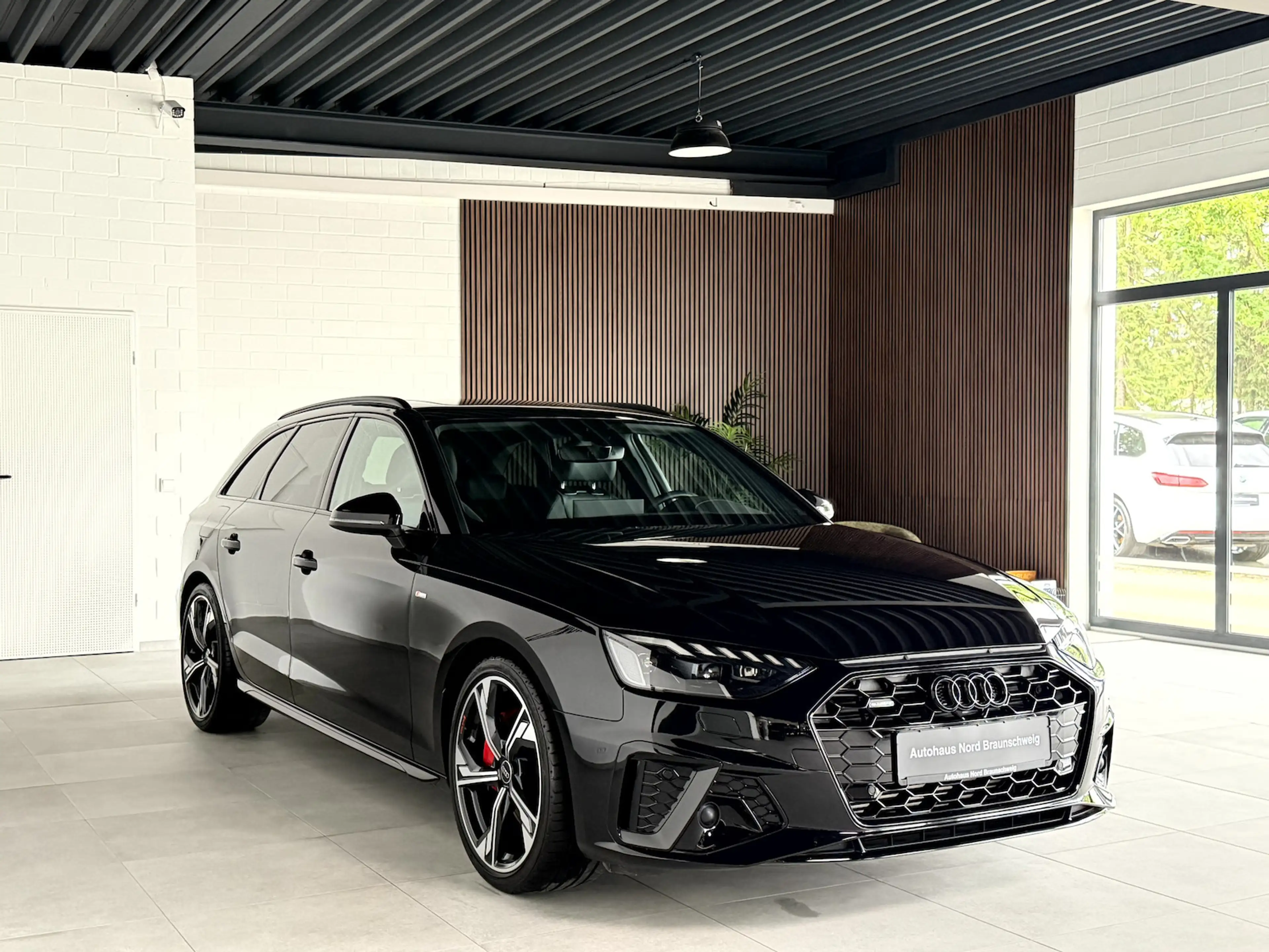 Audi A4 45TFSI S Line Competition Edition Plus*Matrix — photo 4