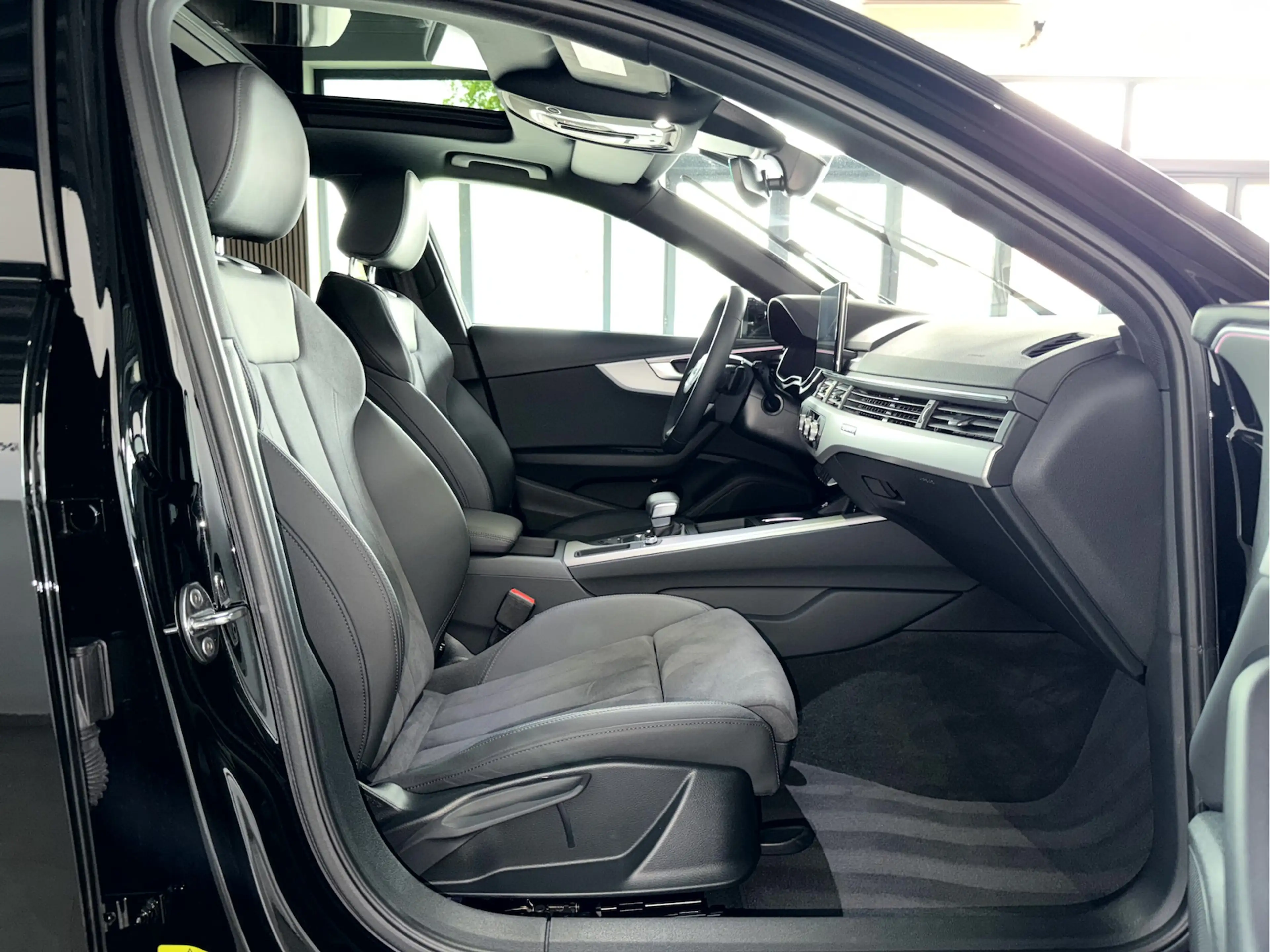 Audi A4 45TFSI S Line Competition Edition Plus*Matrix — photo 10