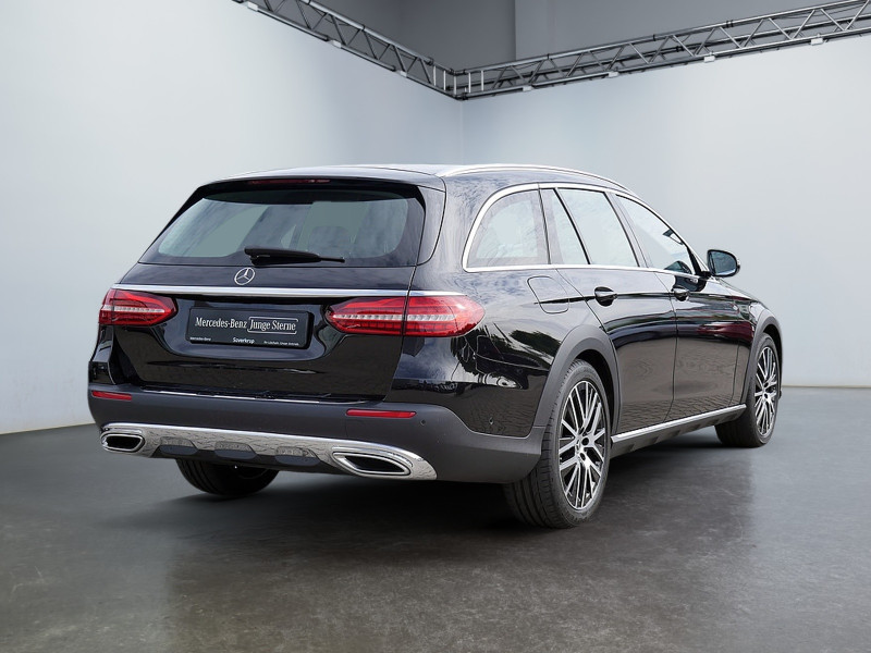 Mercedes-Benz E 220 T d 4M All-Terrain // AVANTGARDE WIDE MEMO — photo 5