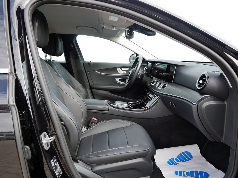 Mercedes-Benz E 220 T d 4M All-Terrain // AVANTGARDE WIDE MEMO — photo 7