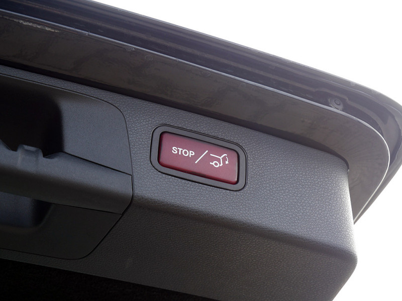 Mercedes-Benz E 220 T d 4M All-Terrain // AVANTGARDE WIDE MEMO — photo 13