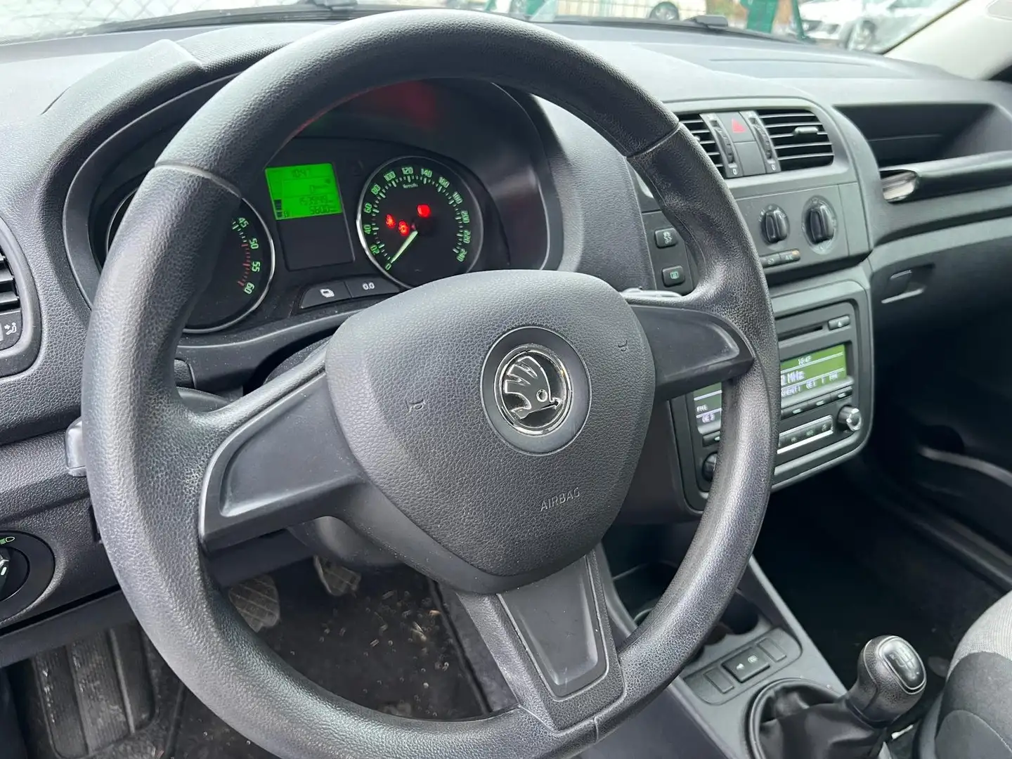 Skoda Fabia 1.6TDi + Pickerl NEU 02.2027 + 8fach Bereift + Bleu - 2