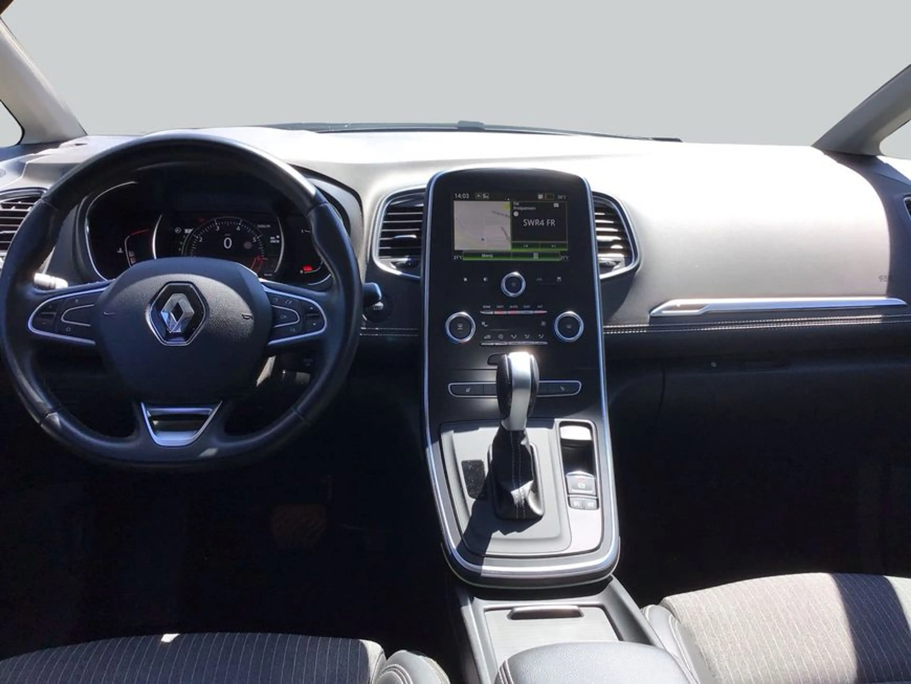 Renault Scenic TCe 140 GPF EDC INTENS — photo 13