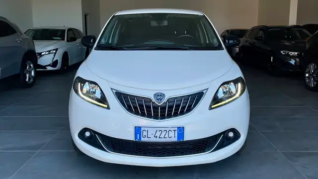 Lancia Ypsilon view 2