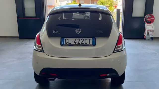 Lancia Ypsilon view 5