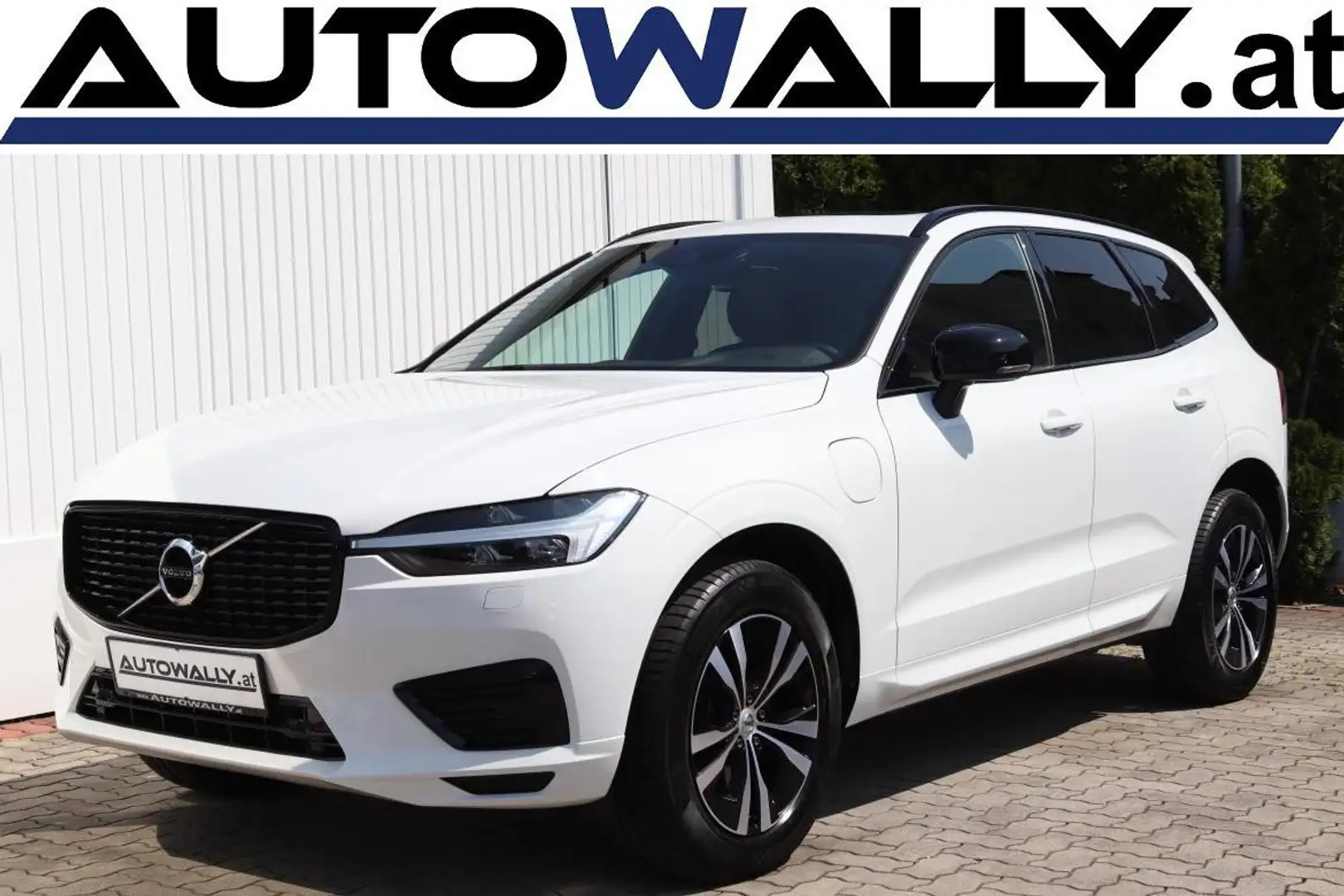 Volvo XC60 T6 AWD Recharge PHEV R-Design Expression Geartr. Weiß - 1